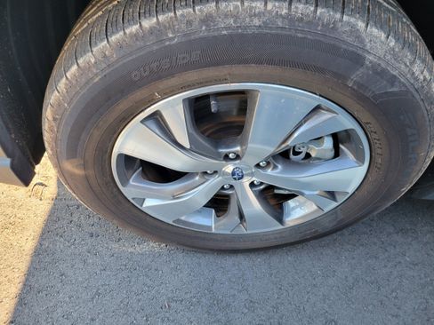 Certified 2024 Subaru Ascent Premium w/ Convenience Package image 10