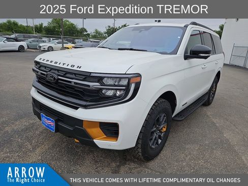Used 2025 Ford Expedition Tremor AWD/4WD image 4