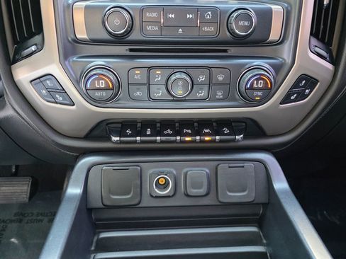 Used 2018 GMC Sierra 1500 Denali AWD/4WD image 16