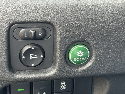 Used 2017 Honda Pilot Touring image 22