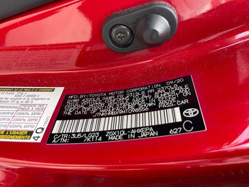 Used 2021 Toyota C-HR Limited image 14