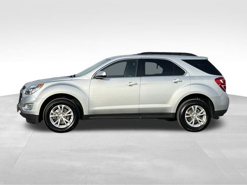 Used 2017 Chevrolet Equinox LT w/ Convenience Package image 4