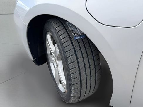 Used 2019 Chevrolet Volt LT w/ Comfort Package image 30