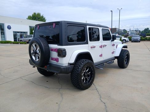 Used 2020 Jeep Wrangler Unlimited Sahara AWD/4WD image 7