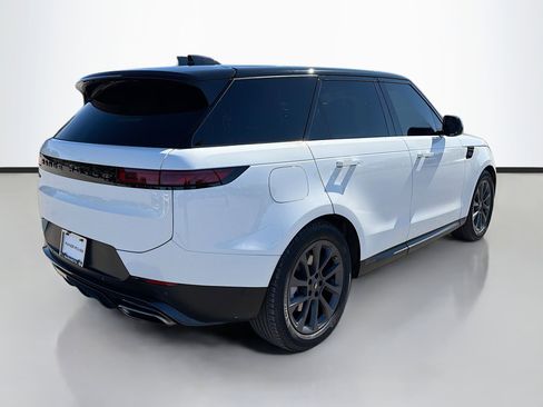 Used 2024 Land Rover Range Rover Sport SE image 5