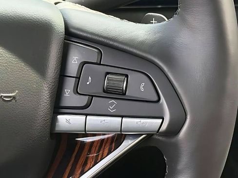 Used 2022 Cadillac Escalade Premium Luxury AWD/4WD image 11