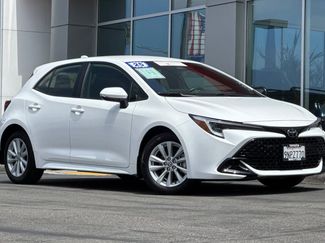 Used 2025 Toyota Corolla SE w/ SE Package FWD video 2