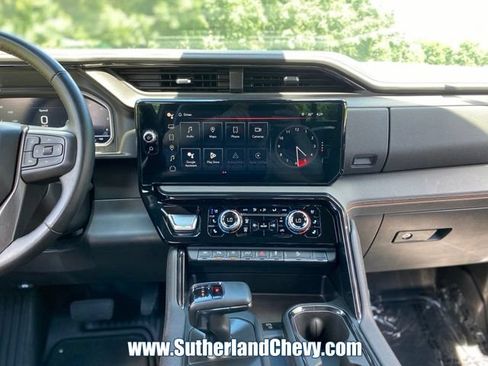 Used 2023 GMC Sierra 1500 AT4 w/ AT4 Premium Package AWD/4WD image 40