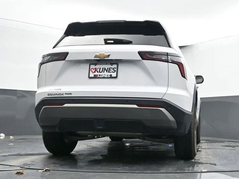 Used 2025 Chevrolet Equinox LT image 47