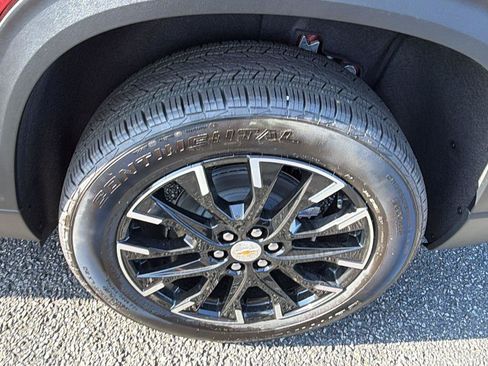 New 2026 Chevrolet Traverse LT w/ Sun and Wheel Package FWD image 12