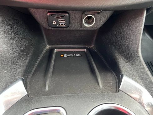 Used 2023 Chevrolet Traverse Premier AWD/4WD image 36
