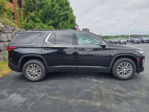 Used 2023 Chevrolet Traverse LT AWD/4WD image 2