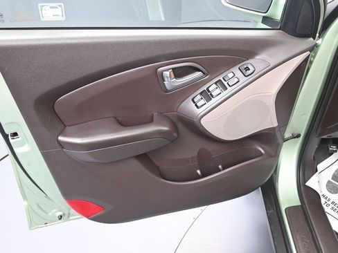 Used 2011 Hyundai Tucson GLS image 10