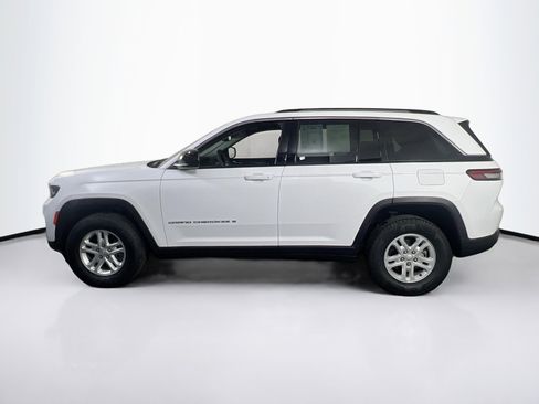 Used 2023 Jeep Grand Cherokee Laredo AWD/4WD image 8