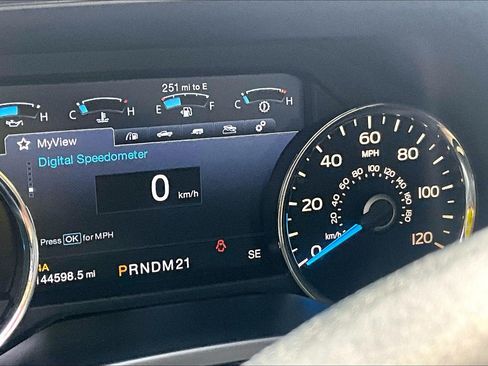 Used 2016 Ford F150 Lariat w/ Equipment Group 502A Luxury AWD/4WD image 22