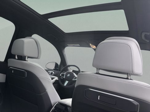 Used 2026 BMW X5 xDrive40i w/ M Sport Package image 34