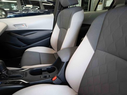 Used 2025 Toyota Corolla LE FWD image 10
