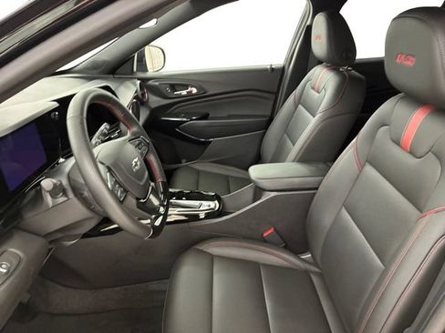Certified 2025 Chevrolet Trax RS w/ Sunroof Package FWD image 12