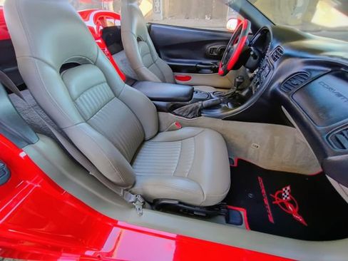 Used 1998 Chevrolet Corvette Convertible w/ Memory Pkg image 46