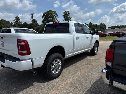 Used 2024 RAM 2500 Laramie AWD/4WD image 2