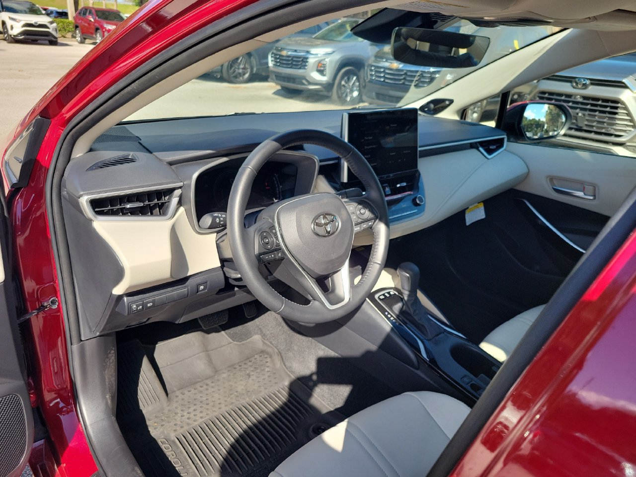 Used 2025 Toyota Corolla XLE FWD image 15