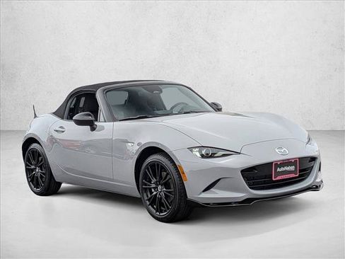 New 2026 MAZDA MX-5 Miata Club w/ Weather Package RWD image 7