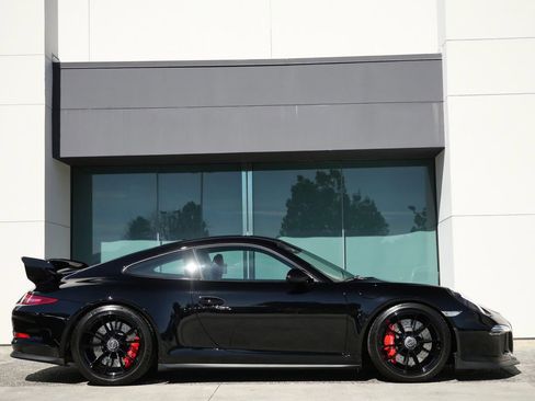 Used 2015 Porsche 911 GT3 w/ Carbon Interior Package image 4