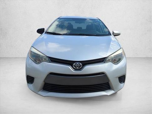 Used 2016 Toyota Corolla LE FWD image 2