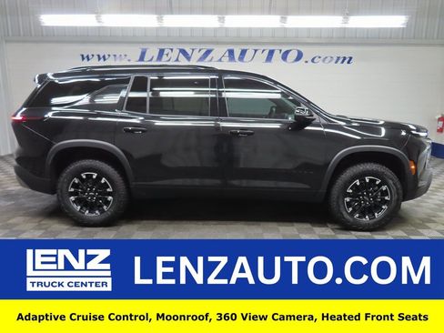Used 2025 Chevrolet Traverse Z71 image 1