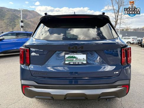 Certified 2025 Kia Sorento SX image 7