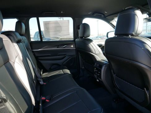 New 2025 Jeep Grand Cherokee Limited image 25