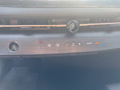 Used 2023 Nissan Ariya FWD image 11