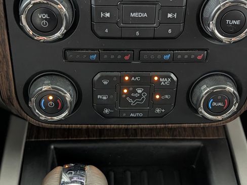 Used 2015 Ford Expedition King Ranch RWD image 16
