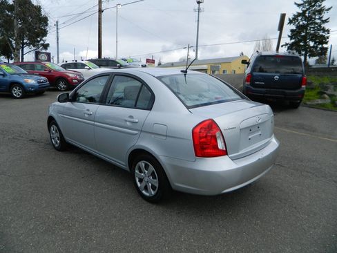 Used 2011 Hyundai Accent GLS image 6