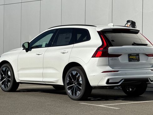New 2026 Volvo XC60 B5 Plus w/ Climate Package PRO AWD/4WD image 3