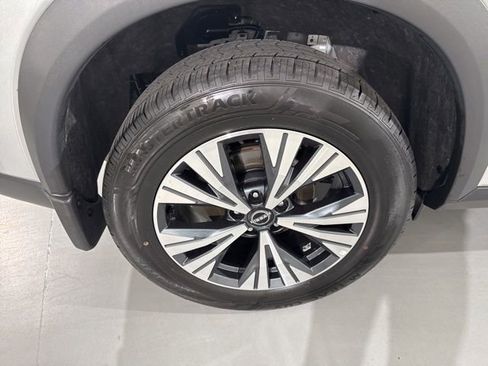 Used 2023 Nissan Rogue SV AWD/4WD image 12