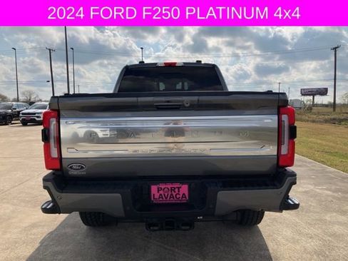 Used 2024 Ford F250 Platinum w/ FX4 Off-Road Package image 6
