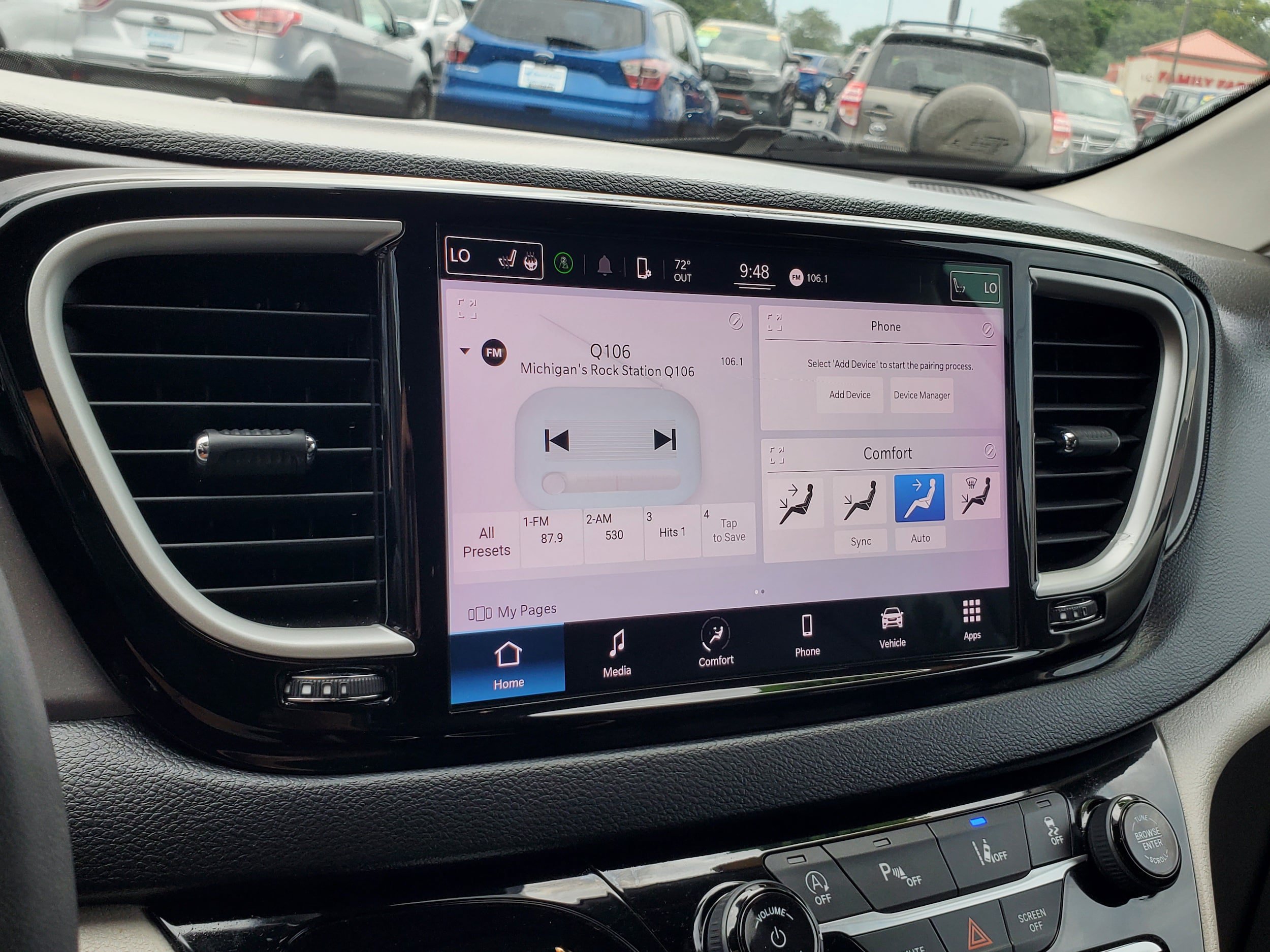 Used 2022 Chrysler Pacifica Touring-L FWD image 18