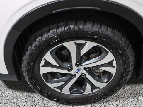 Used 2020 Subaru Outback Limited image 11