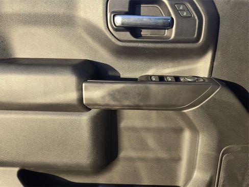 Used 2022 Chevrolet Silverado 1500 Custom w/ Safety Confidence Package image 21