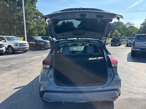 Used 2021 Nissan Kicks SR w/ SR Premium Package FWD image 12