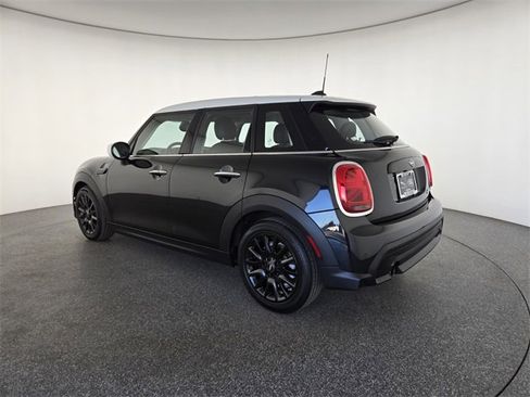 Used 2023 MINI Cooper 4-Door Hardtop image 16