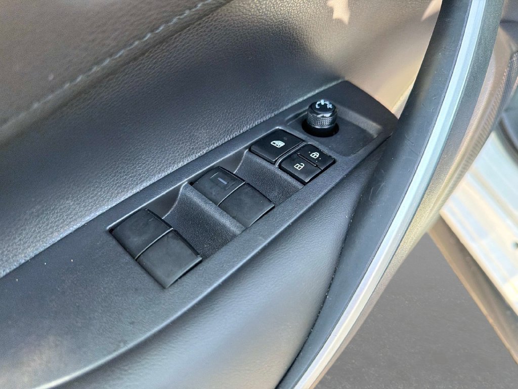 Used 2020 Toyota Corolla SE FWD image 19
