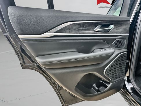 New 2026 Jeep Grand Cherokee Limited AWD/4WD image 38