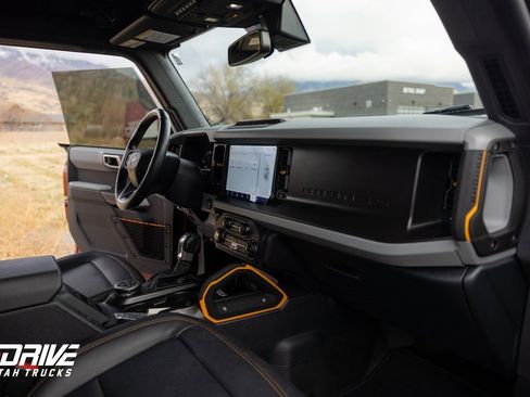 Used 2023 Ford Bronco Badlands w/ Sasquatch Package image 17