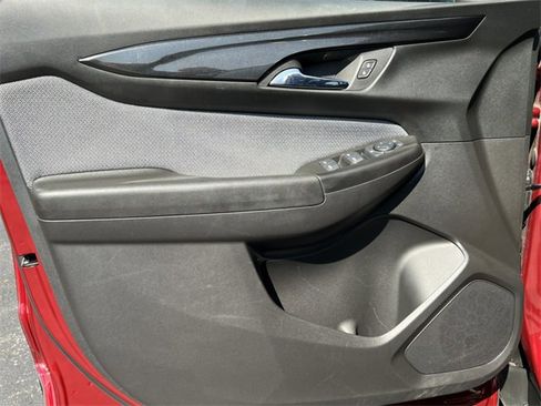 Used 2025 Chevrolet TrailBlazer LT image 13