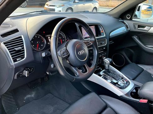 Used 2017 Audi Q5 2.0T Premium Plus w/ Technology Package image 18
