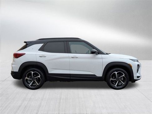 Used 2021 Chevrolet TrailBlazer RS w/ Technology Package image 4
