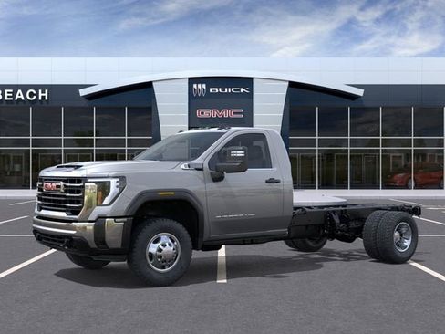 New 2026 GMC Sierra 3500 Pro AWD/4WD image 2