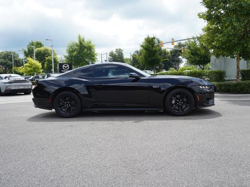 Used 2024 Ford Mustang GT RWD image 11